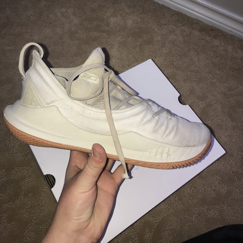 Curry 5 Basketball Shoe